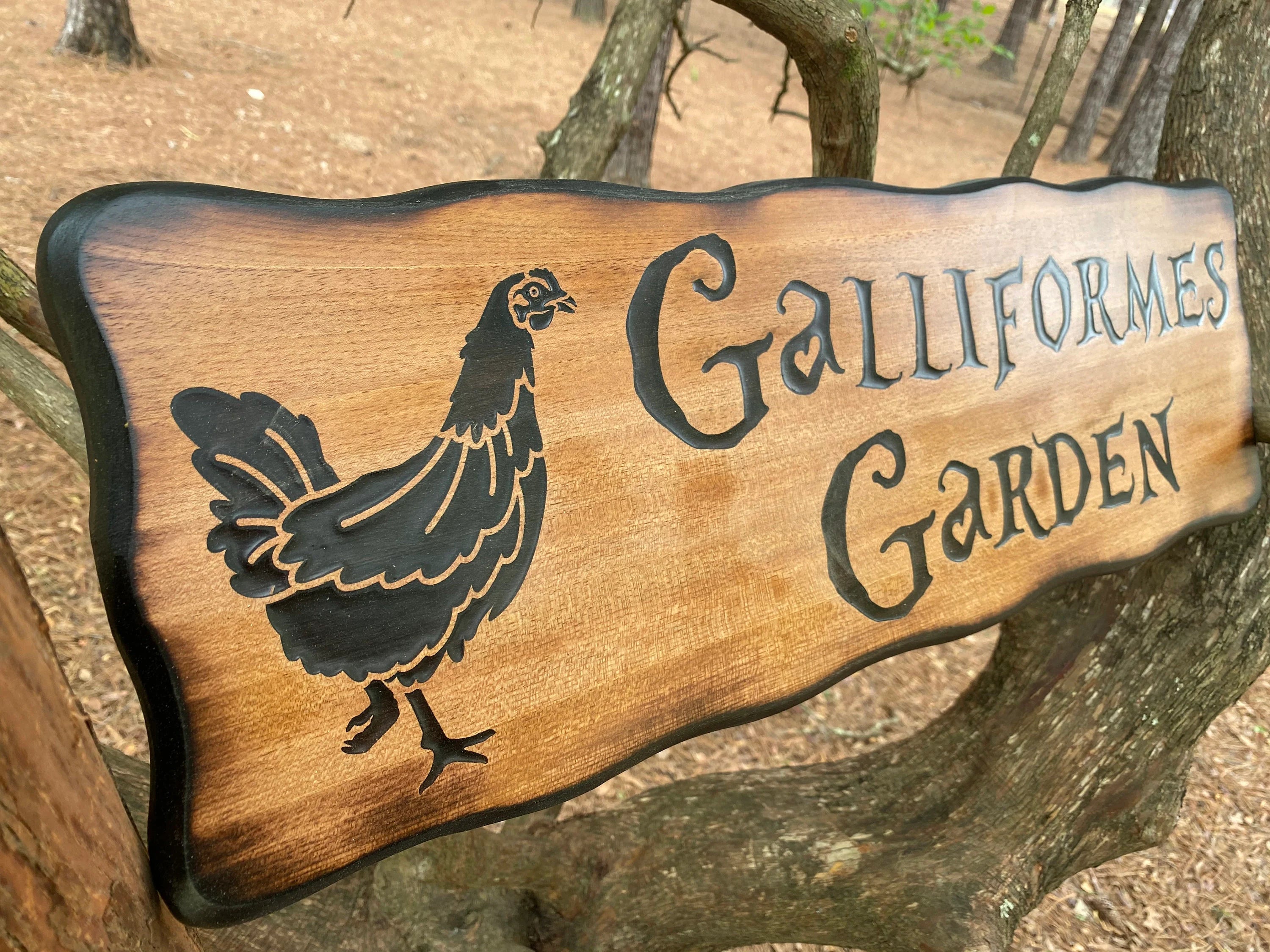 Hen Garden Sign - Multiple Emblem Options
